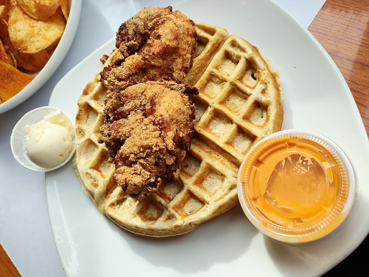 Dame's Chicken & Waffles